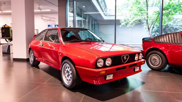 Alfasud Sprint 6C Group B прототип - звяр със средно разположен двигател, който така и не стигна до производство
